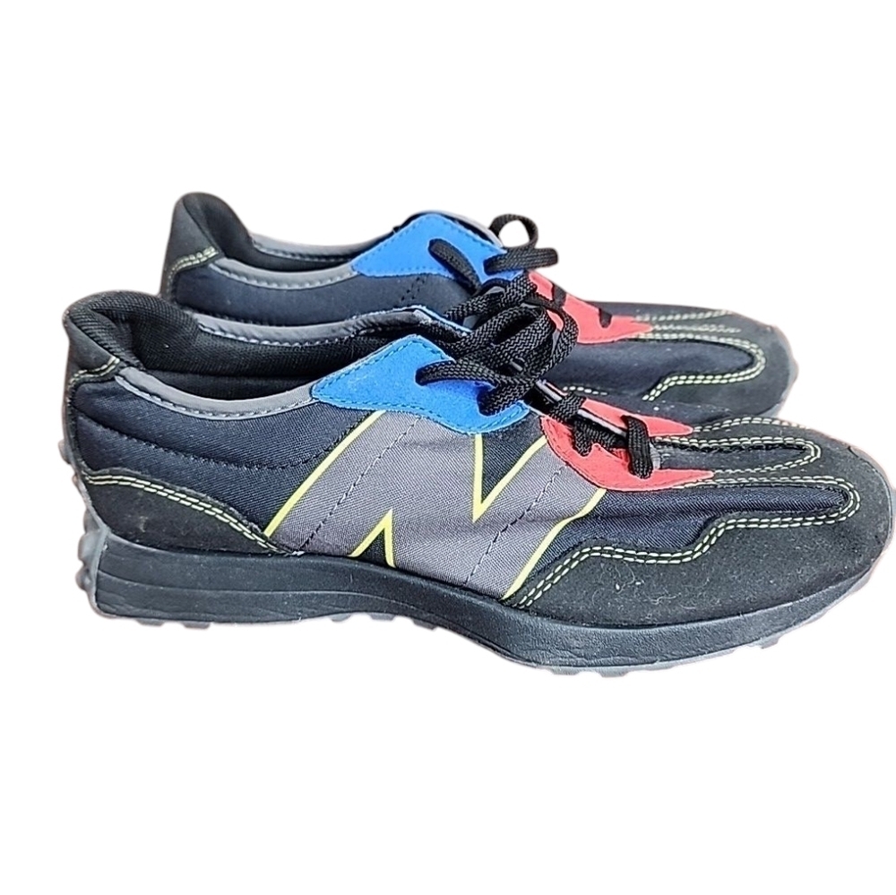 New Balance Boys 327 Shoes Size 5.5 Color: Black/Red/Blue